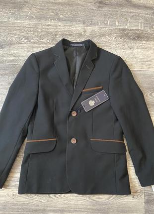 Костюм на хлопчика 146 зріст