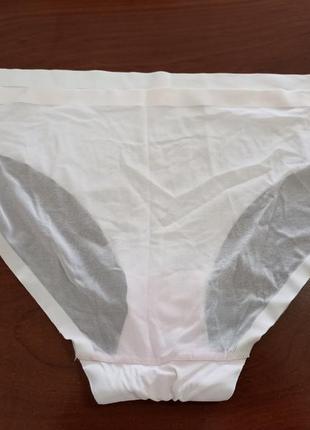Нежные бесшовные трусики