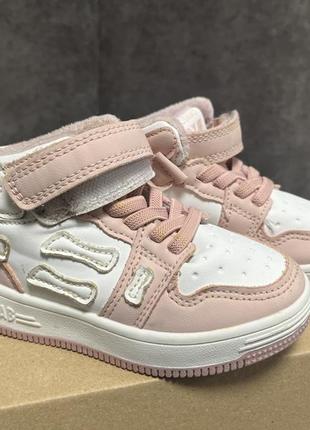 Детские осенние кроссовки