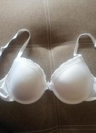 Бюстгальтер белого цвета