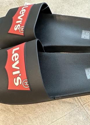 Чоловічі шльопанці levi’s