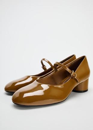 Туфли коричневые лаковые в стиле мэри джейн zara new