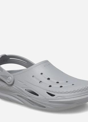 Шльопанці крокси crocs off grid clog сірі 209501-007
