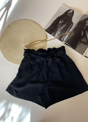 Шорти чорні з поясом розмір 38 м