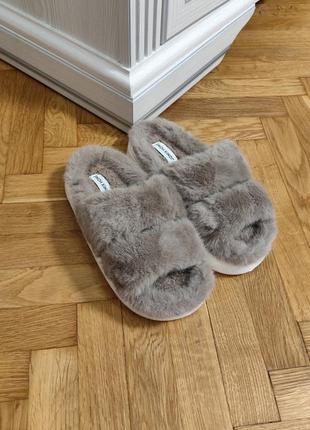 Жіночі тапочки на платформі пухнасті відкриті
