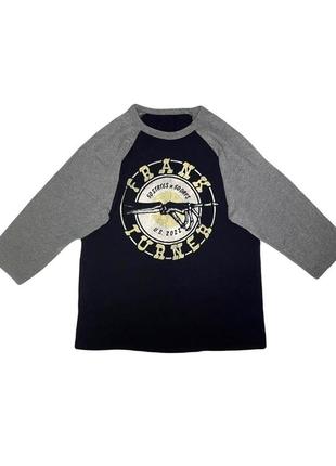 Мужской черно-серый реглан с принтом в стиле гранж.