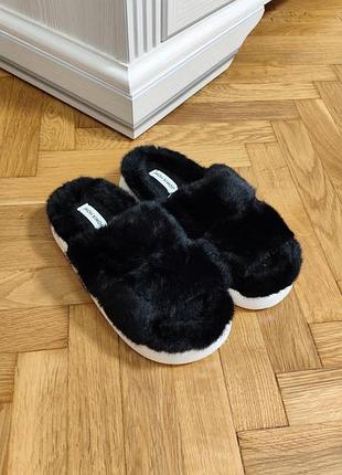 Жіночі тапочки на платформі пухнасті відкриті