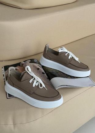 Кроссовки женские из натуральной кожи бежевые, модные повседневные осенние демисезонные кроссы кожа капучино