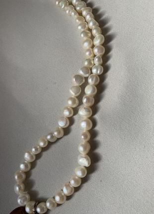 Ожерелье из годовых жемчужин с янтарным кулоном2 фото