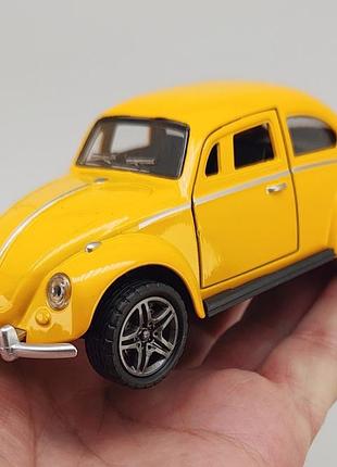Модель автомобиля фольксваген жук (желтый) арт. 05622