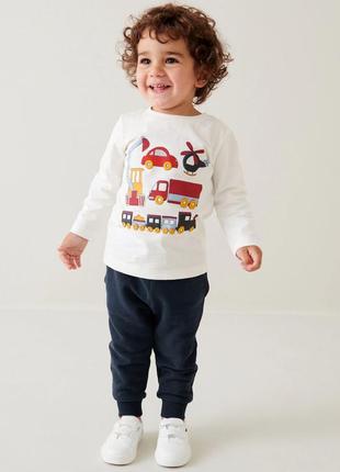 Костюмчик на мальчика