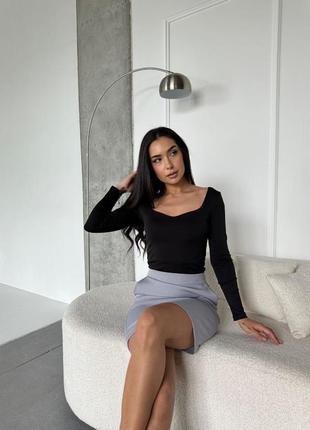 Базовый лонгслив джемпер кофточка черная и белая