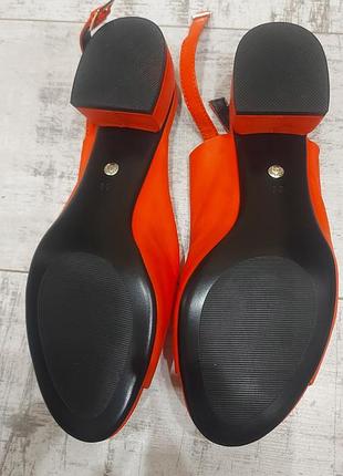 Продам босоніжки