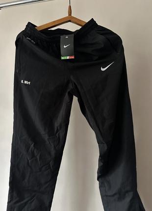 Спортивные штаны nike