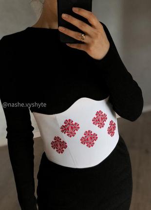 Корсет с вышивкой