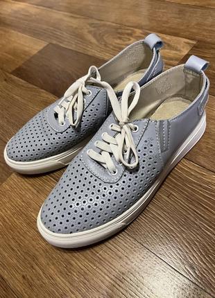 Мокасини кеди сліпони