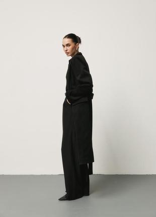 Черное пальто с поясом