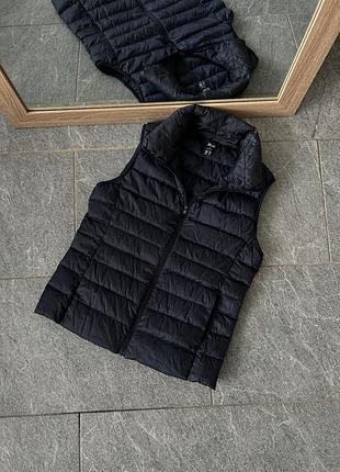 Жилет uniqlo жилетка пух пуховая безрукавка