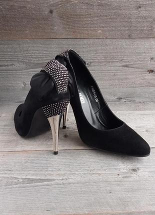 Натуральные черные туфли лодочки замшевые кожаные среднем каблуке шпильке со стразами острый носок3 фото