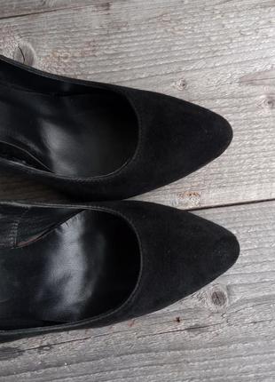 Натуральные черные туфли лодочки замшевые кожаные среднем каблуке шпильке со стразами острый носок4 фото
