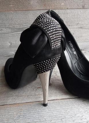 Натуральные черные туфли лодочки замшевые кожаные среднем каблуке шпильке со стразами острый носок5 фото
