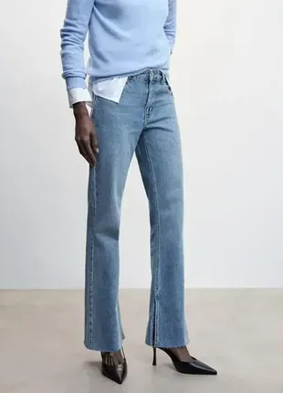 Стильні блакитні джинси з розрізами mango, розмір м.