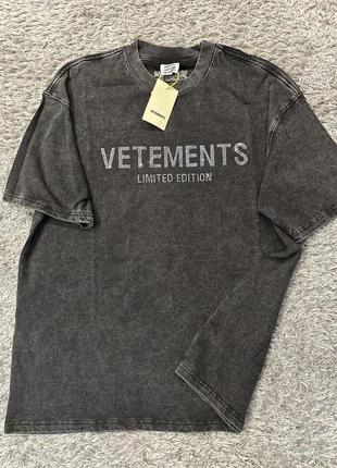 Футболка vetements