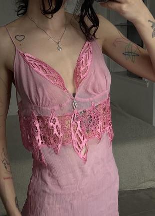 Розовый пеньюар на завязках с открытой спинкой5 фото