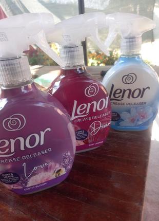 Спрей для разглаживания складок на одежде lenor