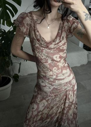 Бежевое длинное шелковое платье2 фото