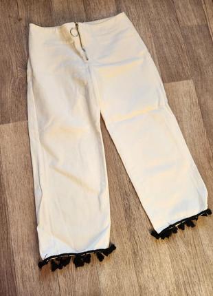 Джинсы белые