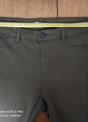 Узкие стрейчевые джинсы цвета хаки stradivarius   p. eur 44, usa 12, mex 34 пот 38 см***8 фото