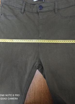 Узкие стрейчевые джинсы цвета хаки stradivarius   p. eur 44, usa 12, mex 34 пот 38 см***5 фото