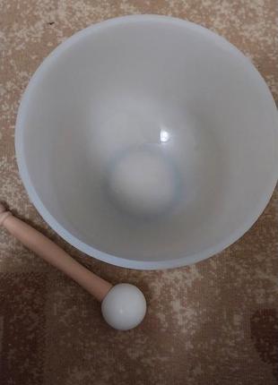 Кристальная чаша для медитации 528 гц поюща хрустящая