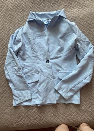 Костюм жіночий