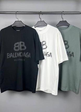 Чорна футболка balenciaga