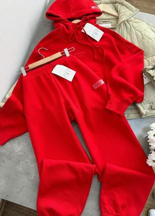 Трендовий червоний спортивний костюм zara
