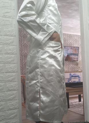 Очень красивый сатиновый медицинский халат