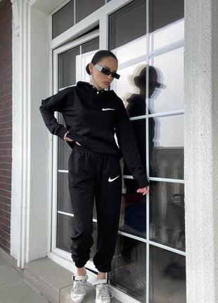 Костюм спортивный женский взыскательный