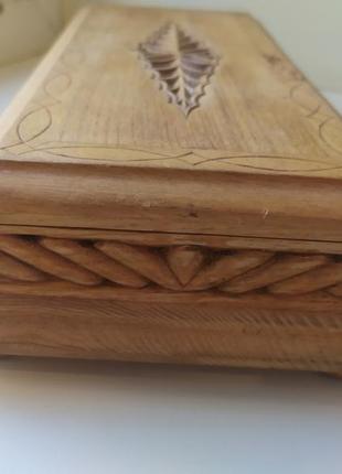 Деревянная резная шкатулка для украшений