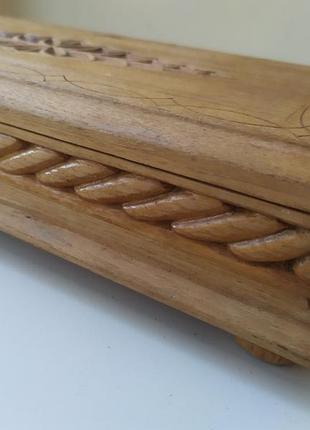 Деревянная резная шкатулка для украшений