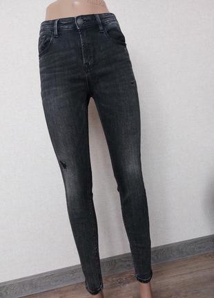 Джинси stradivarius