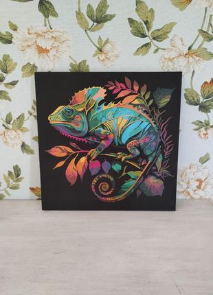 Хамелеон картина готовая работа 40х40см на черном холсте