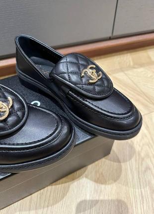 Женские кожаные лоферы в стиле chanel2 фото