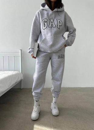 Костюмы спортивные gap
