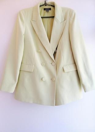 Піджак салатового кольору