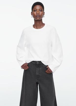 Long-sleeved t-shirt