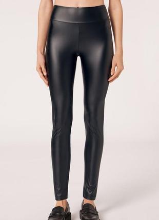 Стильні чорні шкіряні/під шкіру лосини, легінси на флісі calzedonia, p. s.