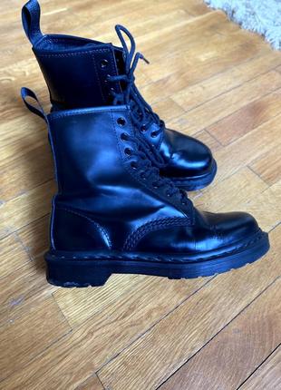 Кожаные ботинки dr. martens