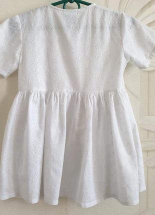 Белое детское платье из прошвы (ришелье)2 фото